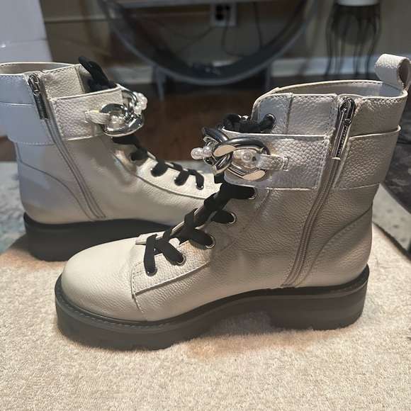 Ivory/white leather combat boot with Pearl detail - Picture 3 of 6